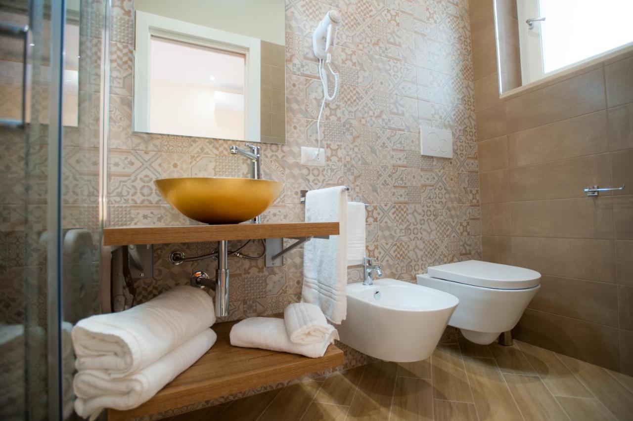 B&B Rita, Nel Cuore Del Salento カヴァッリーノ・ディ・レッチェ エクステリア 写真