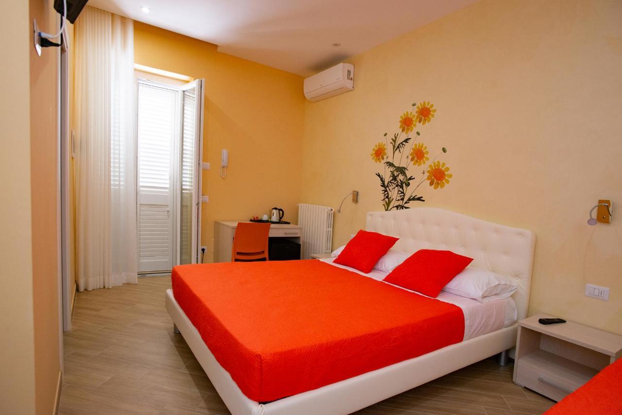 B&B Rita, Nel Cuore Del Salento カヴァッリーノ・ディ・レッチェ エクステリア 写真