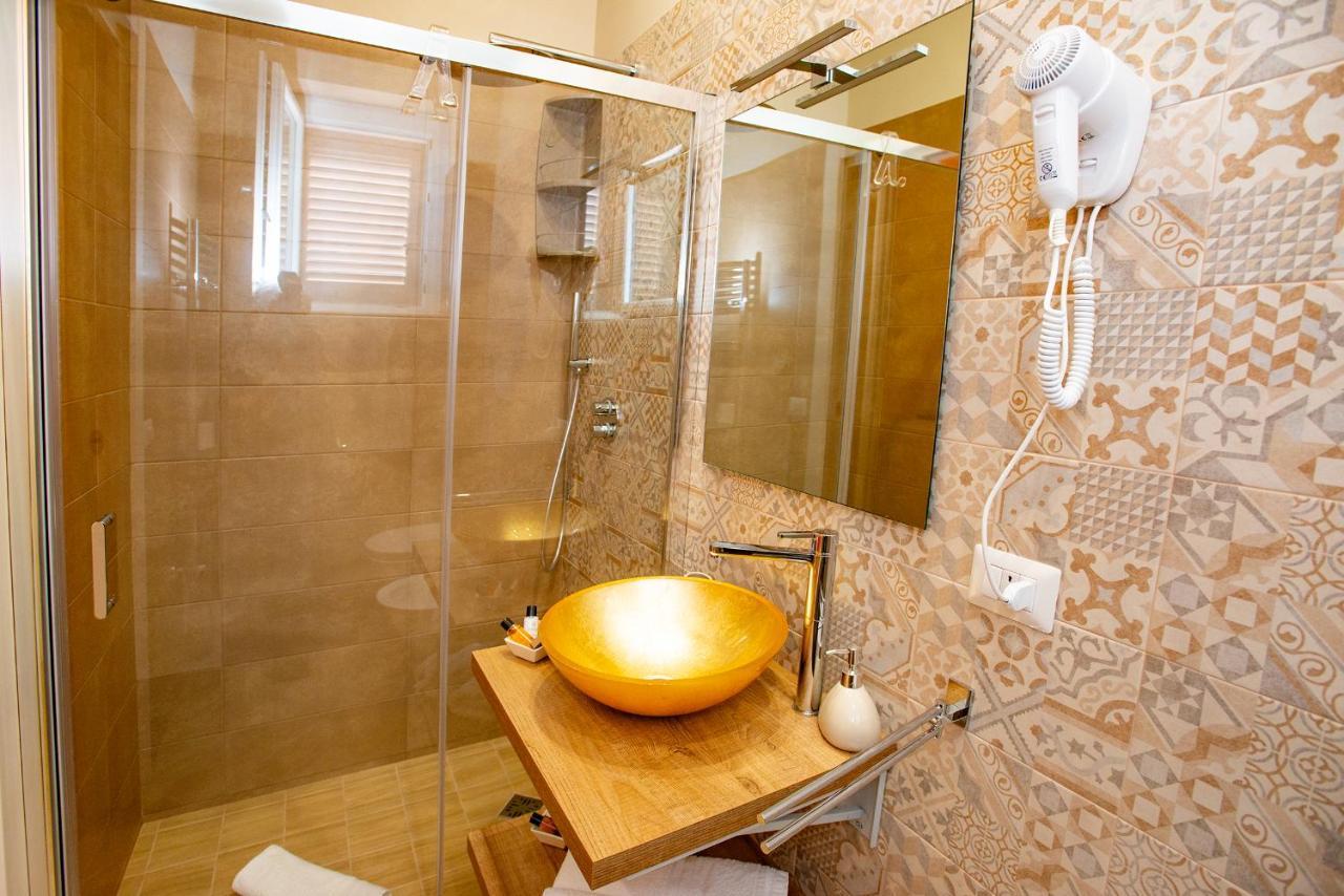 B&B Rita, Nel Cuore Del Salento カヴァッリーノ・ディ・レッチェ エクステリア 写真
